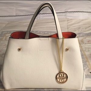 David Jones white tote. 📌 Last Chance 📌